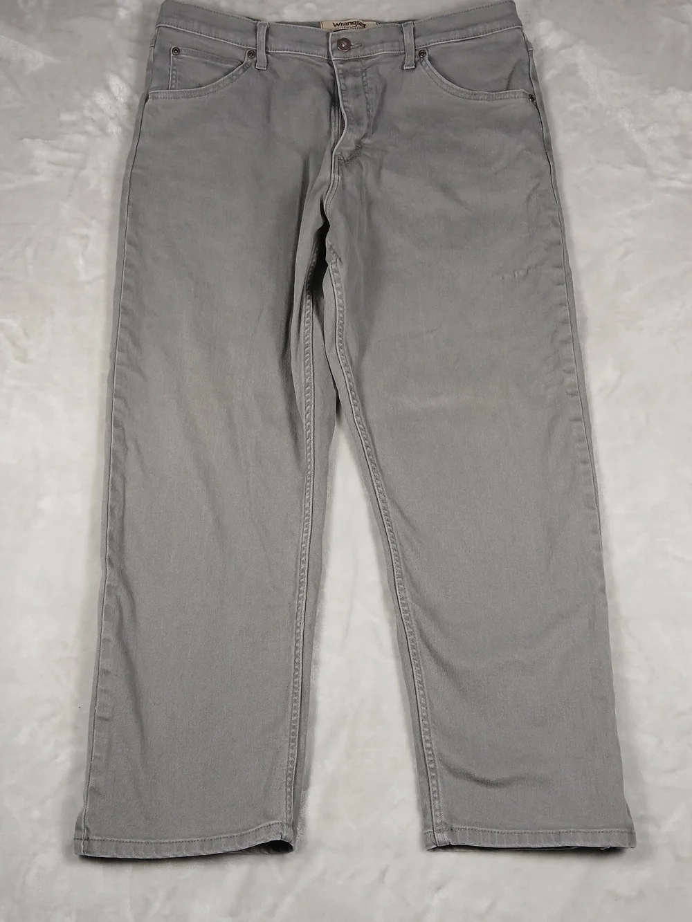 Wrangler Jeans 36x28 Men's Tagged 36x30 Relaxed Fit Gray Denim